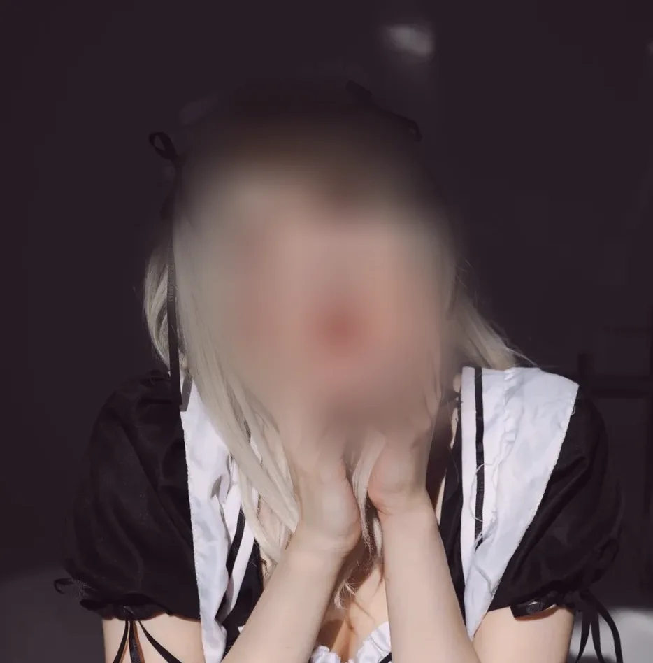 Angelika, 22