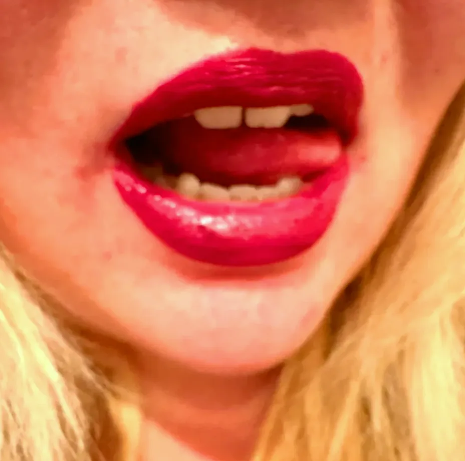 Celine, 24
